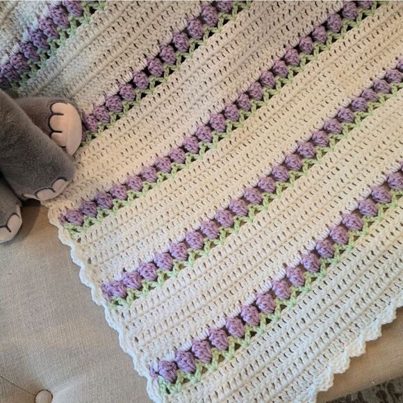 NEW ROSE BUD ORCHID/ WHITE BABY BLANKET 36 X 34 INCHES - Picture 3 of 8